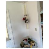 Macramï¿½ hanging pot, faux flowers, USA pottery bud