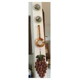 Kitchen wall hangers - hunting dog plates, ladle c