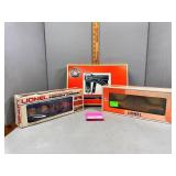 Three Lionel train pcs -  Freight carrier, flat ca