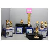 Goebel Kinder Choir - stand, & 8 figures in box