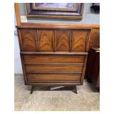 United Furniture Co. MCM upright 6 drawer dresser