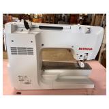 Bernina VEN in travel bag on wheels