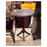 Round top magazine side table 28" x 18" x 18"