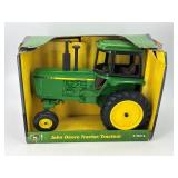 John Deere tractor Ertl