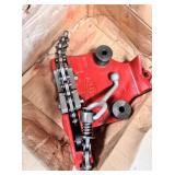 Reed Tool Cv8 chain vise 1/2 to 8in capacity,