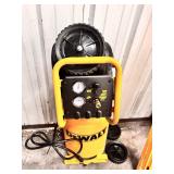DeWalt 15 gal 225 max psi air compressor