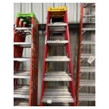 Louisville Fiberglass Step Ladder 8-Feet