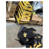 10x$ DeWalt heated jackets & DeWalt bags