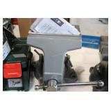 Wilton reversible mechanics vise M-28822 8in jaw