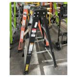 Dewalt 4' folding step ladder