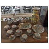 35 PCS. ROSE MEDALLION, 19TH & 20TH C. LARGE