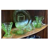 Green depression glass: cordial, dessert plate, sa
