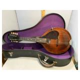 Gibson Jr. Mandolin in case Style AJR Serial #8609