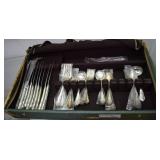 Lunt Sterling flatware service for 10 plus serving