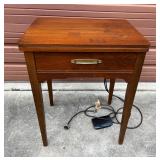 Vtg 70s Singer Model 714 Sewing Machine in Cabinet