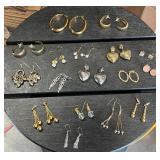 Lot 17-pairs Costume Jewelry Earrings