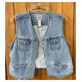 St. Johnï¿½s Bay Denim Vest Sz L