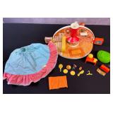 Vtg Knickerbocker Moppets Secret Doll House Toy