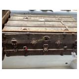 SMALLER ANTIQUE STEAMER TRUNK