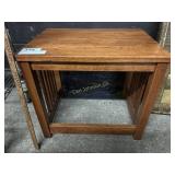 SMALL MISSION STYLE/ ARTS & CRAFTS SIDE TABLE