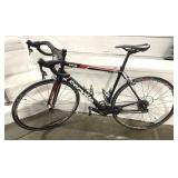 2011 CERVELO R3 RED BIKE, 54 CM (DETAILS BELOW)