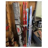 LOT OF SKIS