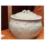 CHINESE CELEDON PORCELAIN LIDDED JAR