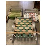 LOT FOLDING PATIO CHAISE & 2 FOLDING PATIO CHAIRS