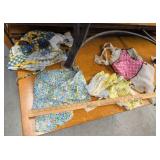 LOT 4 VINTAGE APRONS