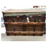 ANTIQUE STEAMER TRUNK