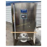 1000 L STAINLESS STEEL TANK