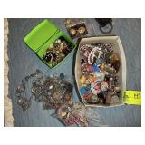 GROUP OF COSTUME JEWELRY, EARRINGS, NECKLACES, BRO