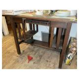 VINTAGE WOODEN DESK, 40 IN X 26 IN X 30 IN, NO CON
