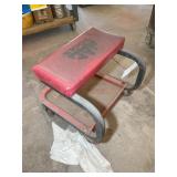 MAC TOOL ROLLING STOOL, BROKEN WHEEL