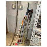 GROUP OF GOLF CLUBS AND GRABBERS