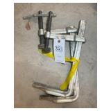 PAIR OF XL C CLAMPS