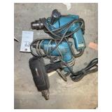 PAIR OF MAKITA HAMMER DRILLS AND UNGAN 1095 HEAT G