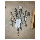 BOX OF MISC AIR TOOLS INCLUDING, CHUCKS, GAUGES, E
