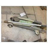 4000 LB HYDRAULIC FLOOR JACK AND 4 WAY
