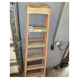 LOUISVILLE 6 FT FIBERGLASS STEP LADDER