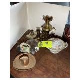 GROUP OF ASH TRAYS, CANDLE HOLDERS, ETC