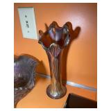 GROUP OF GUFUS GLASS BOWL AND CARNIVAL GLASS BOWL