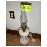 ALADDIN LINCOLN DRAPE, MILK GLASS OIL LAMP, 22.5 I