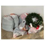 GROUP OF CHRISTMAS WREATHS AND MISC CHRISTMAS Dï¿½CO