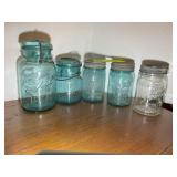 GROUP OF MALL MASON JARS WITH ZINC AND GLASS LIDS