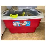 RUBBERMAID COOLER WITH ASSORTED 1 GALLON JARS