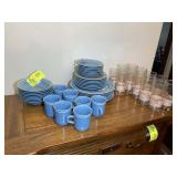 GROUP OF STONEWARE DISHES AND DRINK GLASSES