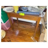 BENTLEY AND GERWIG DESK CO. ONE DRAWER WRITING DES