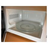 WALMART BRAND MICROWAVE, COUNTERTOP