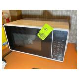 WALMART BRAND MICROWAVE, COUNTERTOP